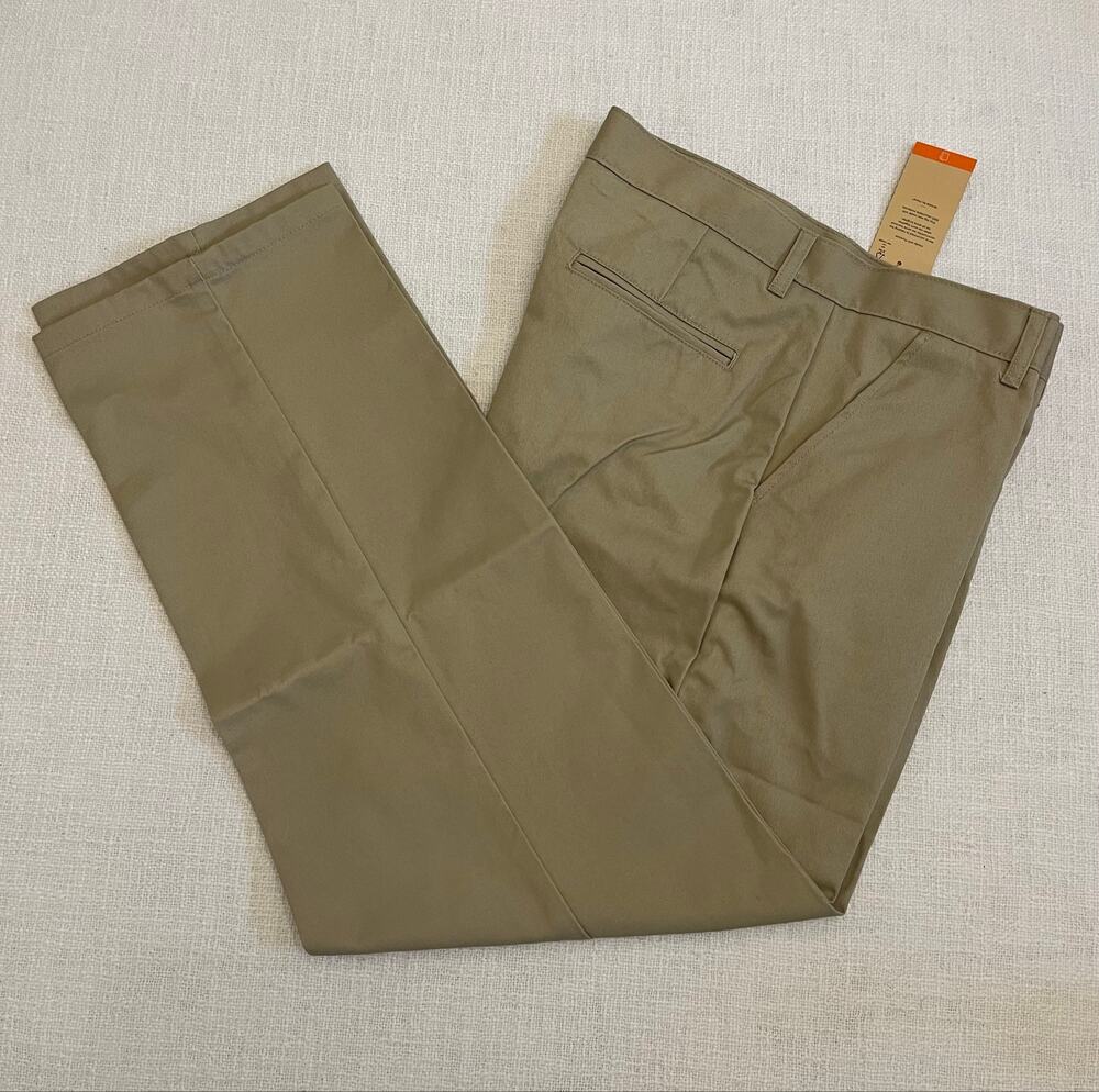 NWT French Toast Mens 32x30 Khaki Pants School Uniform Relaxed Fit Flat Front